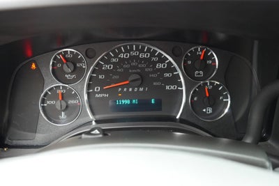 2025 Chevrolet Express Passenger 1LS