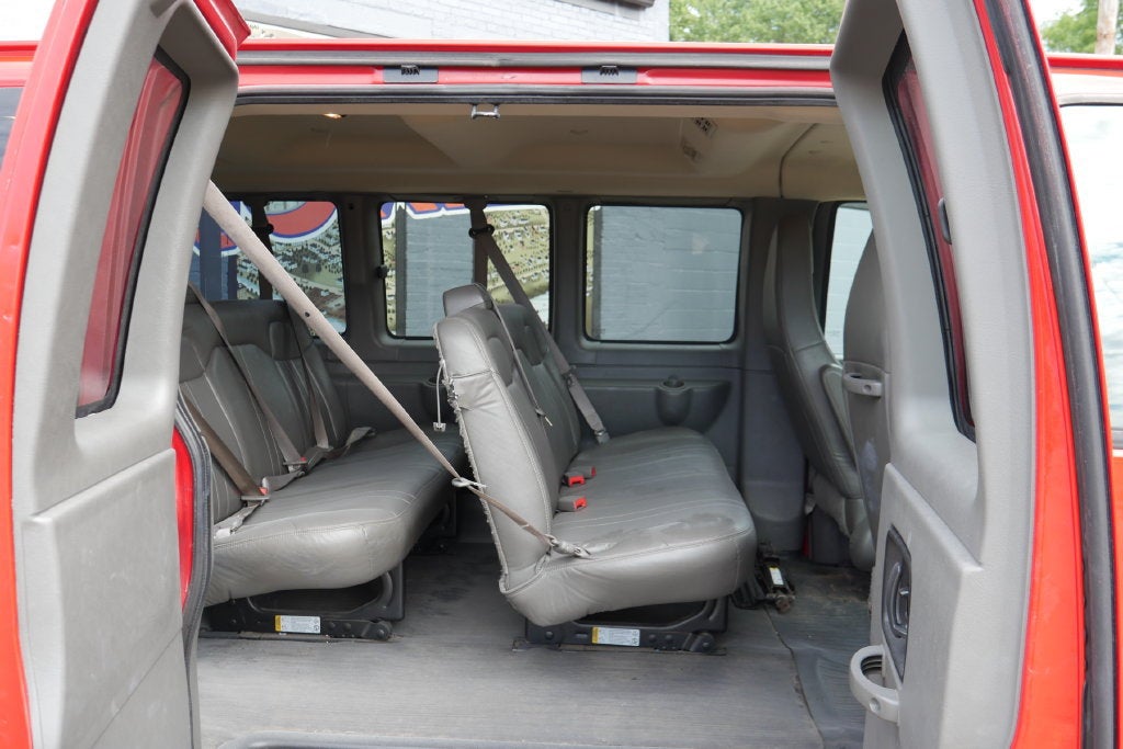 2017 Chevrolet Express Passenger 3500 LS