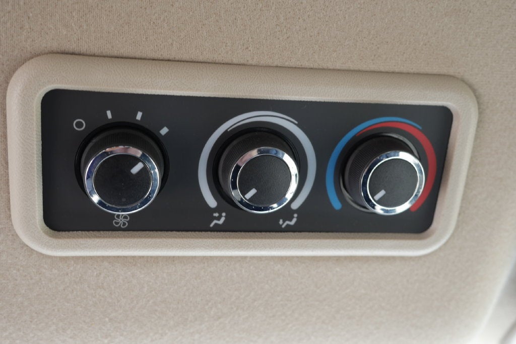 2023 Chevrolet Express Passenger 3500 LS