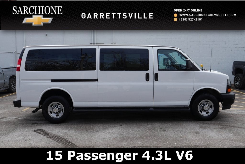2023 Chevrolet Express Passenger 3500 1LS