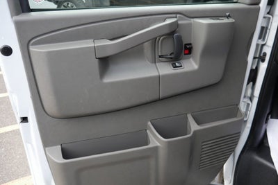 2023 Chevrolet Express Passenger 3500 1LS