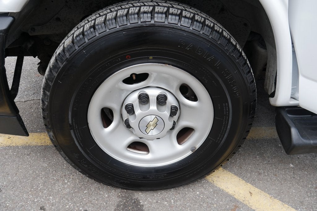 2023 Chevrolet Express Passenger 3500 1LS