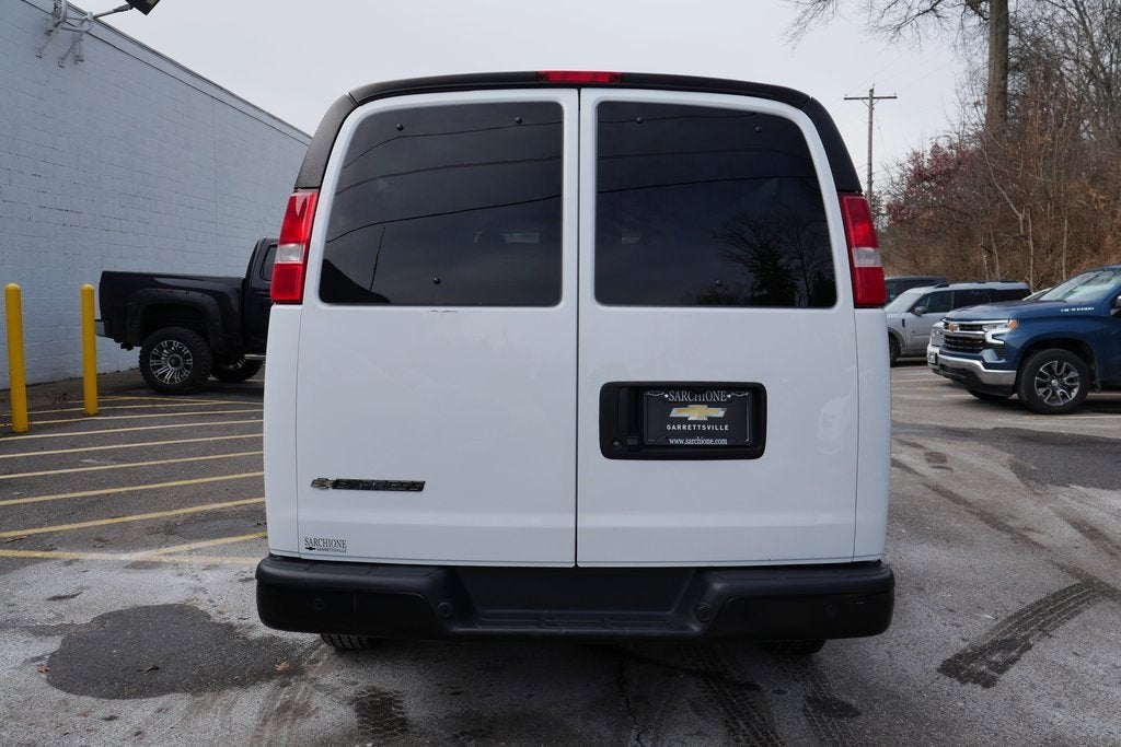 2023 Chevrolet Express Passenger 3500 1LS