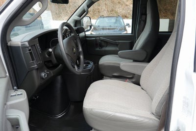 2023 Chevrolet Express Passenger 3500 1LS
