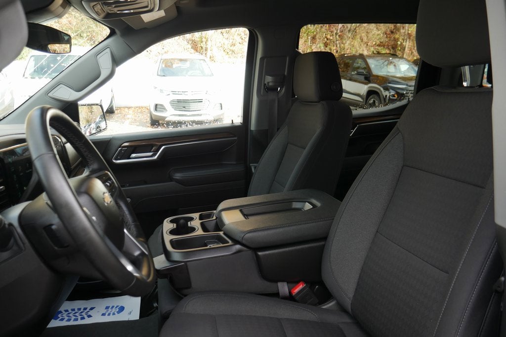 2025 Chevrolet Silverado 1500 LT (2FL)