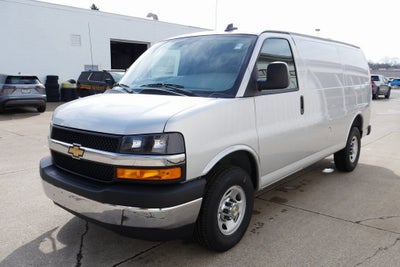 2025 Chevrolet Express Cargo WT
