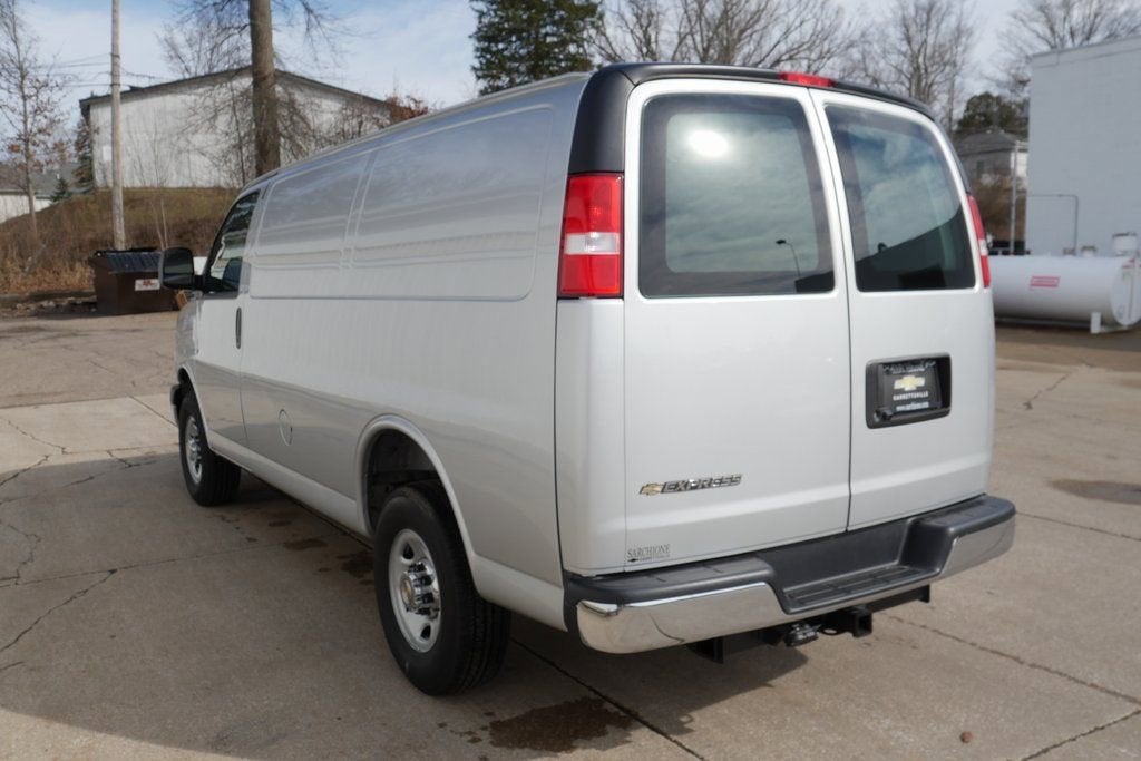 2025 Chevrolet Express Cargo WT
