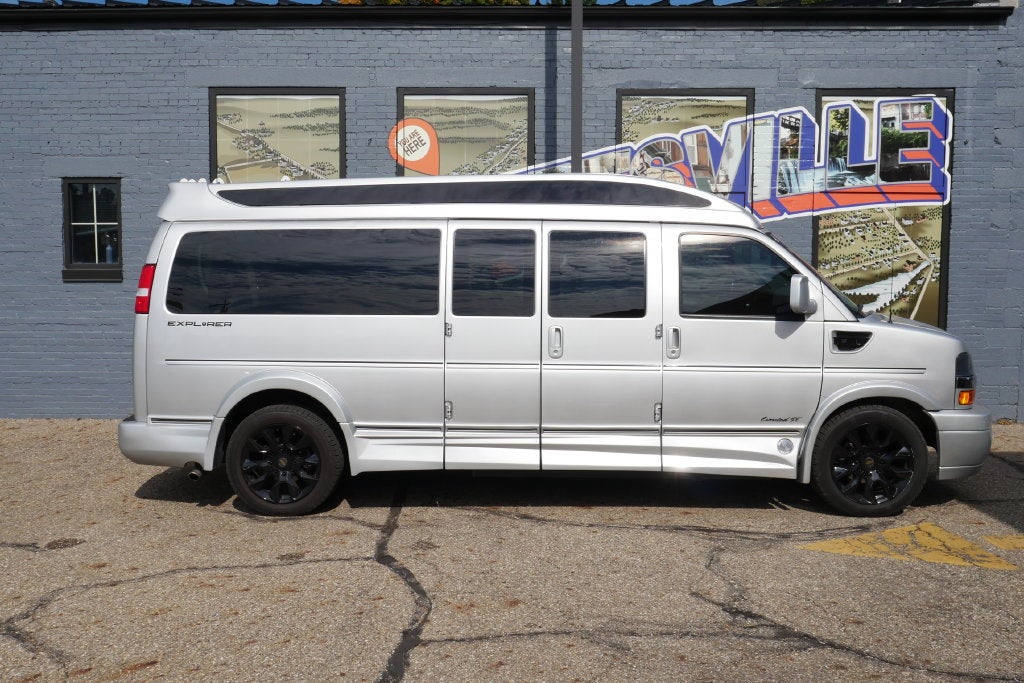 2022 Chevrolet Express Cargo 2500 Base