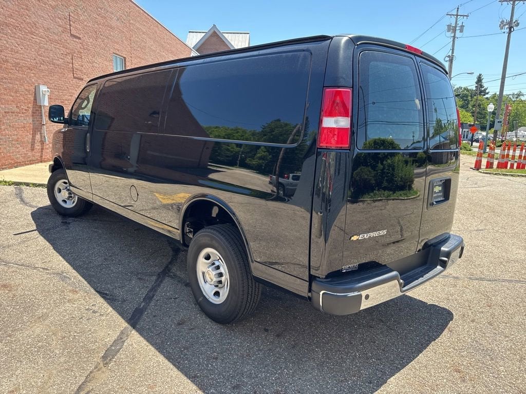 2026 Chevrolet Express Cargo WT