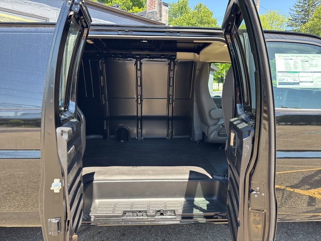 2026 Chevrolet Express Cargo WT
