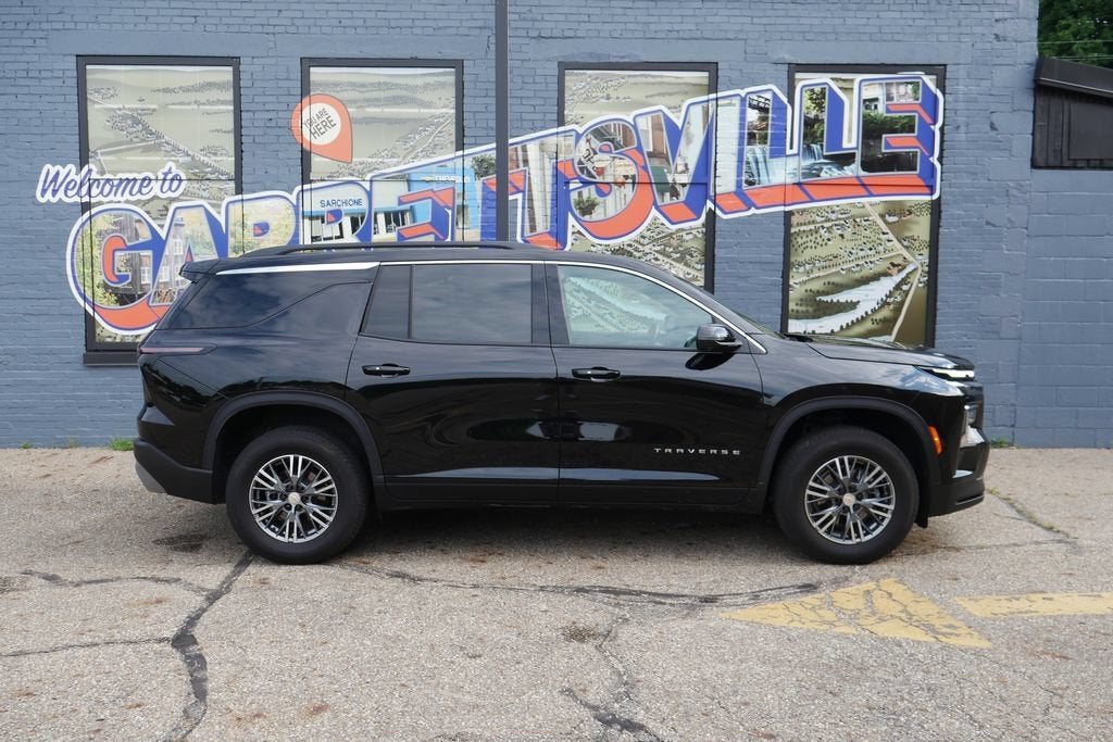 2025 Chevrolet Traverse LT
