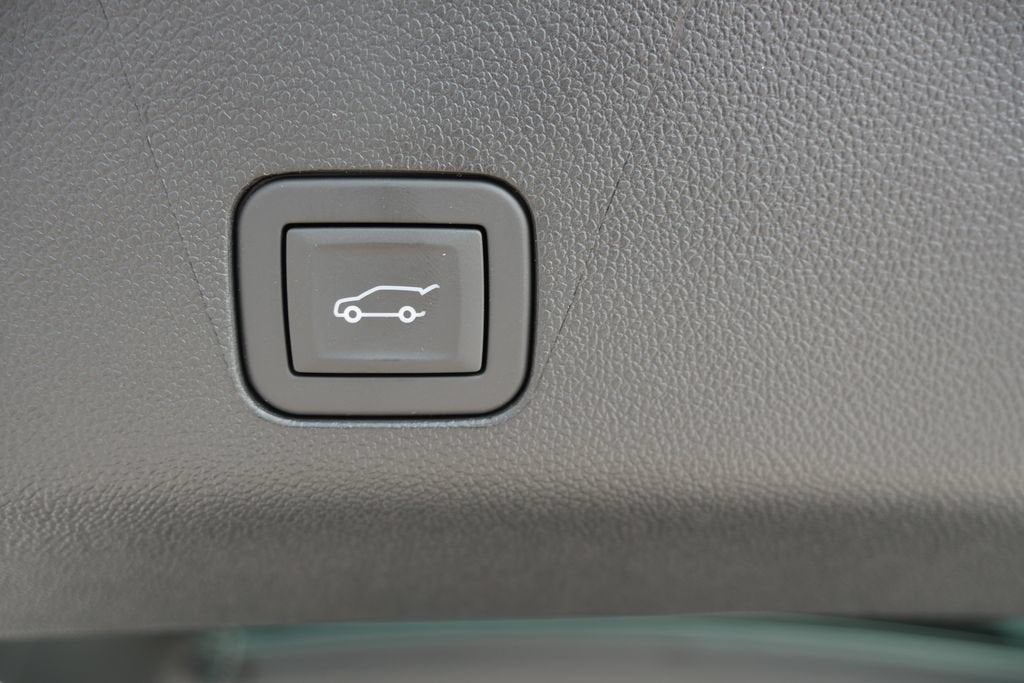 2026 Chevrolet Tahoe Z71 - Photo 11