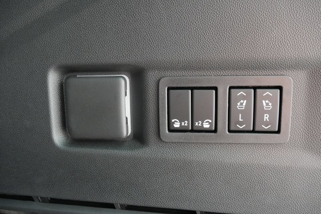 2026 Chevrolet Tahoe Z71 - Photo 12