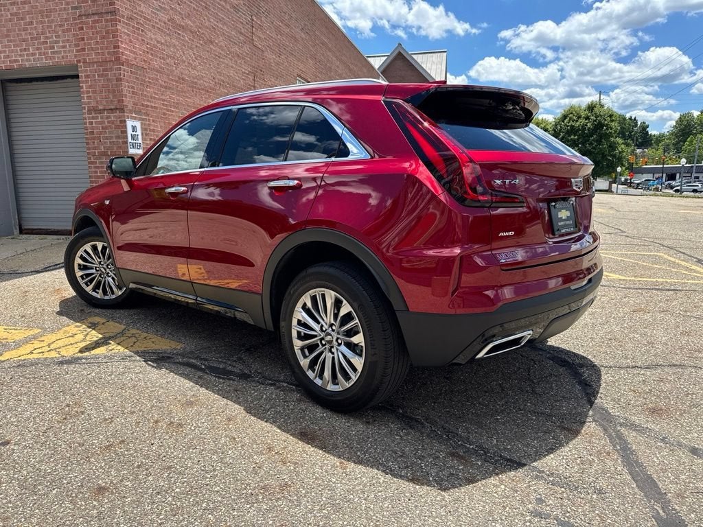 2024 Cadillac XT4 Premium Luxury