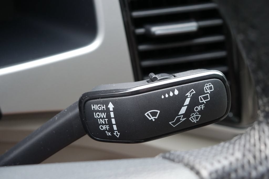 2023 Volkswagen Atlas 3.6L V6 SEL R-Line Black