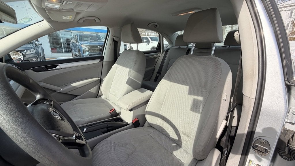 2016 Volkswagen Passat 1.8T S