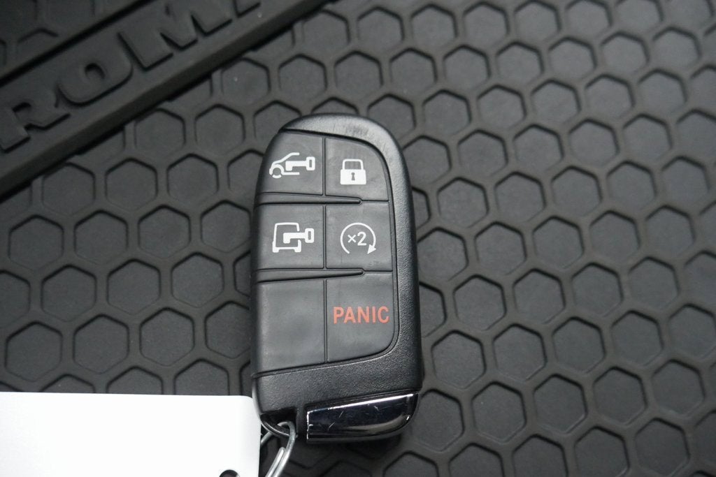 2022 RAM ProMaster Window Van Base