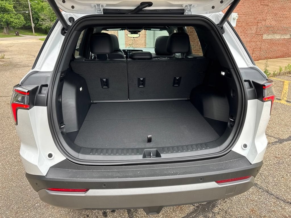 2027 Chevrolet Equinox AWD LT