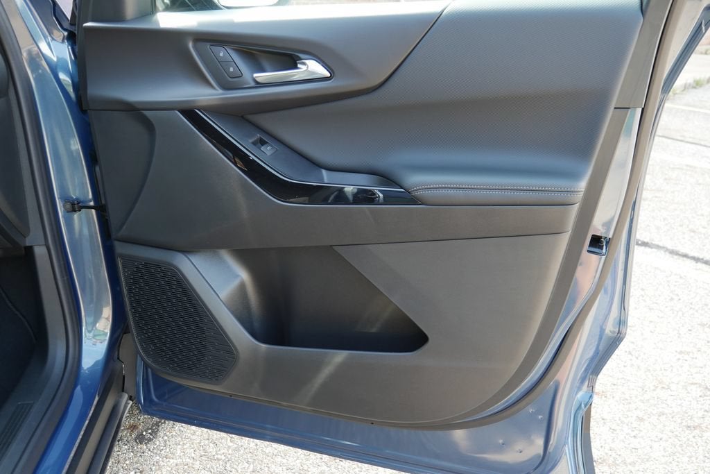 2027 Chevrolet Equinox LT - Photo 11