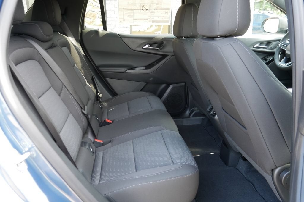 2027 Chevrolet Equinox LT - Photo 12