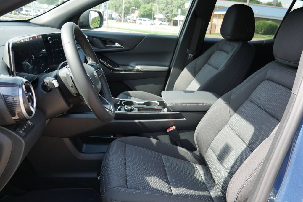 2027 Chevrolet Equinox LT - Photo 15