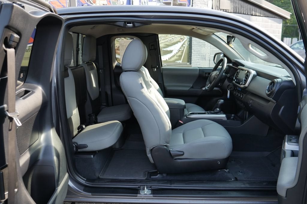 2022 Toyota Tacoma 4WD SR
