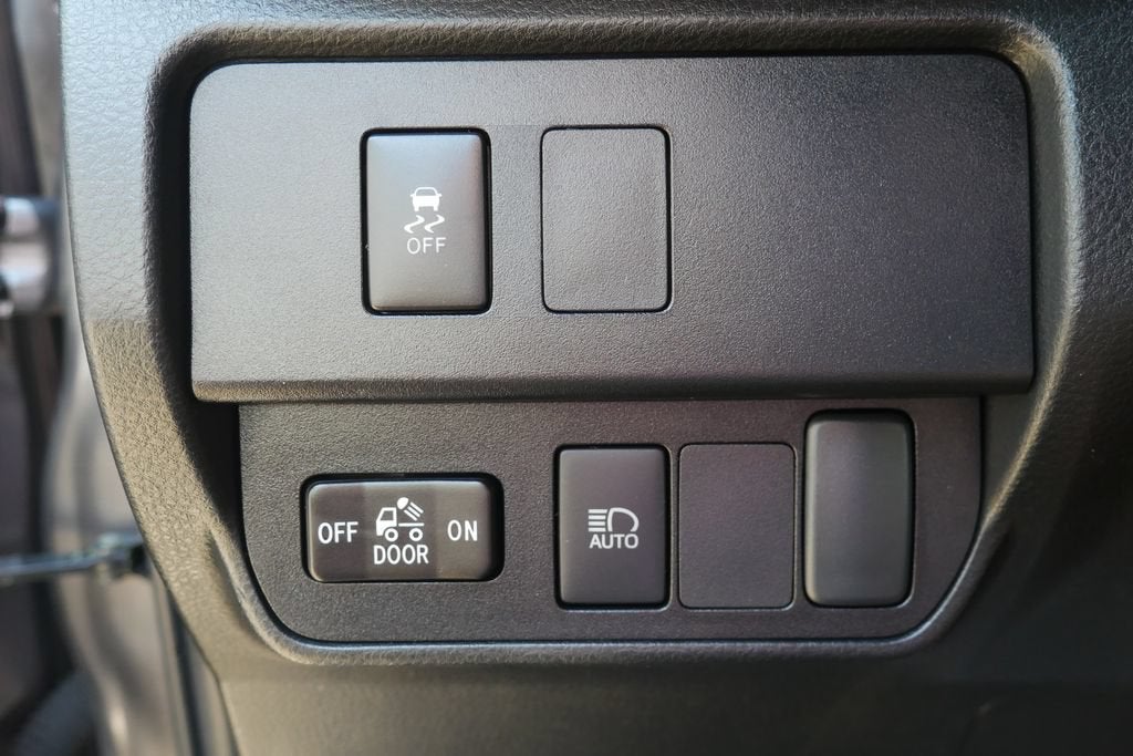 2022 Toyota Tacoma 4WD SR