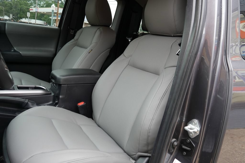 2022 Toyota Tacoma 4WD SR