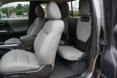 2022 Toyota Tacoma 4WD SR